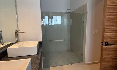 CASA EN RENTA PUERTA DE HIERRO REMODELADA EN ZAPOPAN JALISCO