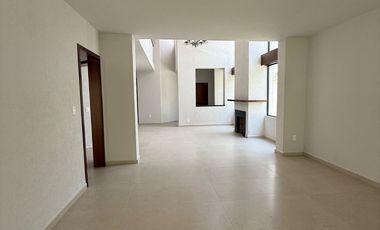 CASA EN RENTA PUERTA DE HIERRO REMODELADA EN ZAPOPAN JALISCO