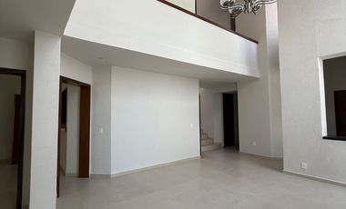 CASA EN RENTA PUERTA DE HIERRO REMODELADA EN ZAPOPAN JALISCO