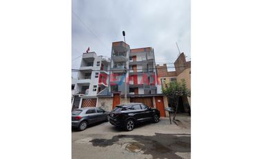 Departamento En Ate – Urbanización Alpamayo Primer Piso