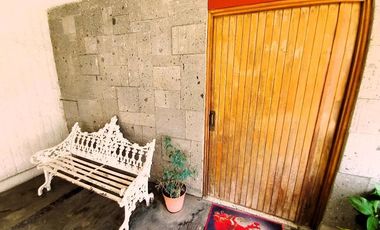 CASA EN VENTA GUADALAJARA CON MUCHO ESTACIONAMIENTO ALREDEDOR