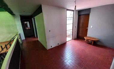 CASA EN VENTA GUADALAJARA CON MUCHO ESTACIONAMIENTO ALREDEDOR