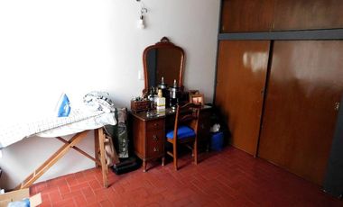 CASA EN VENTA GUADALAJARA CON MUCHO ESTACIONAMIENTO ALREDEDOR