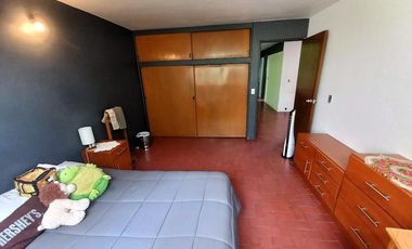 CASA EN VENTA GUADALAJARA CON MUCHO ESTACIONAMIENTO ALREDEDOR
