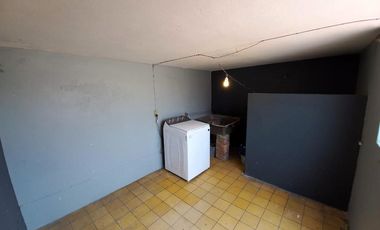 CASA EN VENTA GUADALAJARA CON MUCHO ESTACIONAMIENTO ALREDEDOR