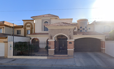 HERMOSA CASA CON ALBERCA EN MEXICALI CERCA DE PLAZA LA GRAN VIA