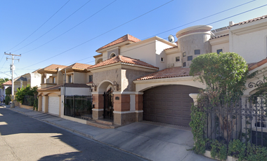 HERMOSA CASA CON ALBERCA EN MEXICALI CERCA DE PLAZA LA GRAN VIA
