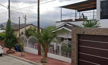 HERMOSA CASA EN TECATE MUY AMPLIA Y MUY CENTRICA
