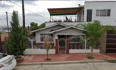 HERMOSA CASA EN TECATE MUY AMPLIA Y MUY CENTRICA