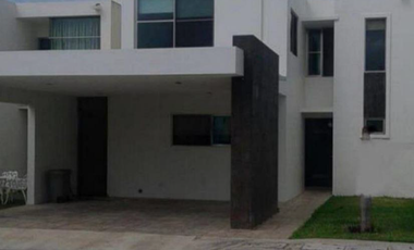 HERMOSA CASA EN ALTABRISA CON AMPLIA Albern
