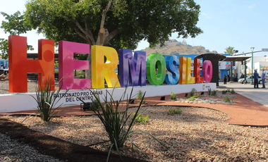 HERMOSA Y MUY AMPLIA CASA EN HERMOSILLO CERCA DEL CENTRO