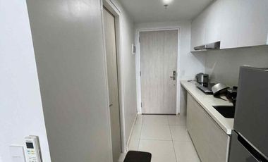 For Sale or Rent: 1BR Loft Seaview in Mandani Cebu