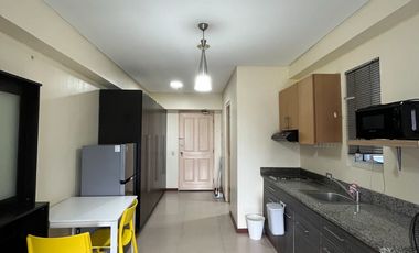 RUSH SALE STUDIO UNIT IN THE COLUMNS TOWER 1, AYALA AVE, MAKATI CITY