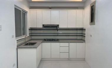 Townhouse for rent with 4 bedrooms in Angeles City Pampanga