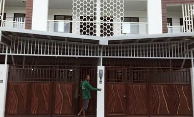 4 UNIT TOWNHOUSE FOR RENT IN KOREANTOWN