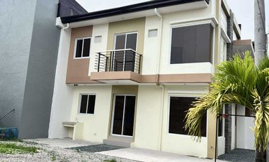 Viente Reales, Valenzuela City House and Lot For Sale (Preselling Stage)-JV2