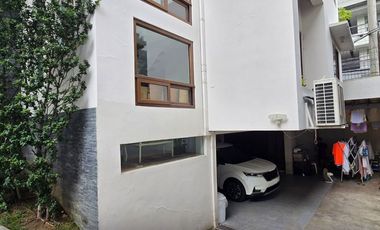 For Sale: House and Lot in Paseo De Magallanes, Makati City