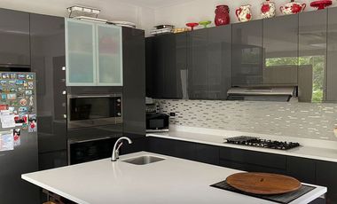 For Sale: House and Lot in Paseo De Magallanes, Makati City