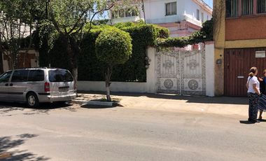 Oportunidad en Mixcoac: Propiedad con Gran Potencial Uso de Suelo