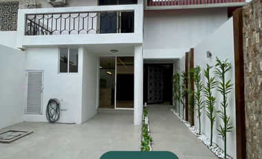 PUERTO AZUL-VÍA A LA COSTA KM9, Alquilo casa 4 dormitorios $1300.