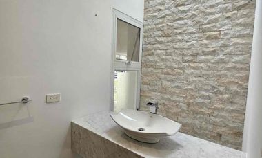 BLUE BAY- MOCOLI SAMBORONDON KM6, Vendo Casa
Hermosa una planta 3 dormitorios $620.000