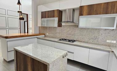 BLUE BAY- MOCOLI SAMBORONDON KM6, Vendo Casa
Hermosa una planta 3 dormitorios $620.000