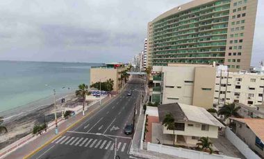 Departamento frente al malecón de Salinas