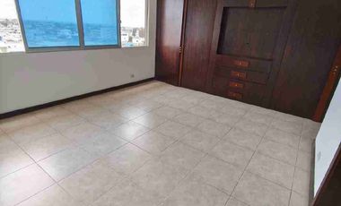 Departamento frente al malecón de Salinas