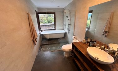 Casa Amplia Con Vista Al Volcán