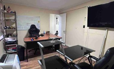 Oficina Metro U.Catolica / Lastarria