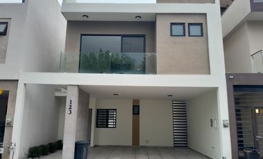 Renta de Casa en Cumbres Elite Premier , Privada Vesubio , García