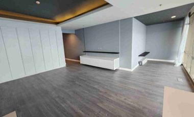 Viridian penthouse unit for lease