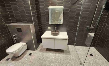 Viridian penthouse unit for lease