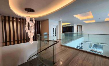 Viridian penthouse unit for lease