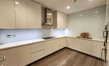 Viridian penthouse unit for lease