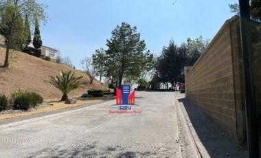 Renta casa zona esmeralda con amenidades, vigilancia 24 horas, jardin privado, estacionamiento para 4 autos
