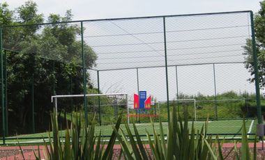 Renta casa zona esmeralda con amenidades, vigilancia 24 horas, jardin privado, estacionamiento para 4 autos