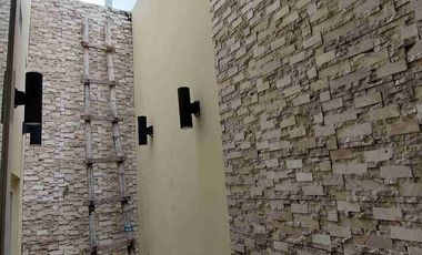 DISEWAKAN RUMAH DUA LANTAI SIAP PAKAI BEST VIEW DI TEMBALANG SEMARANG