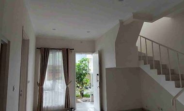 DISEWAKAN RUMAH DUA LANTAI SIAP PAKAI BEST VIEW DI TEMBALANG SEMARANG