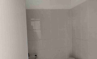 DISEWAKAN RUMAH DUA LANTAI SIAP PAKAI BEST VIEW DI TEMBALANG SEMARANG