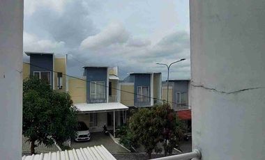 DISEWAKAN RUMAH DUA LANTAI SIAP PAKAI BEST VIEW DI TEMBALANG SEMARANG