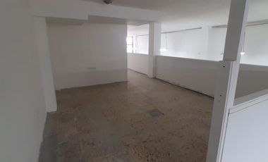 Bodega o local en el centro