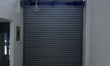 Bodega o local en el centro