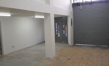 Bodega o local en el centro