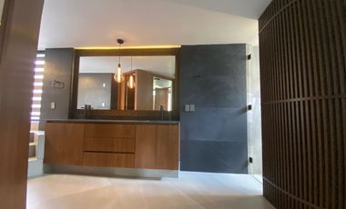 Casa en Venta en Lomas del Valle, Guadalajara, Jal.