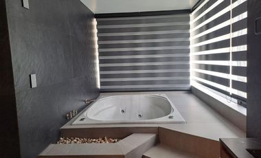 Casa en Venta en Lomas del Valle, Guadalajara, Jal.