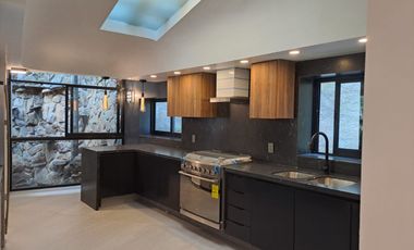 Casa en Venta en Lomas del Valle, Guadalajara, Jal.