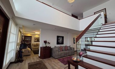 VENDO LINDA CASA EN TUMBACO, SECTOR HILACRIL