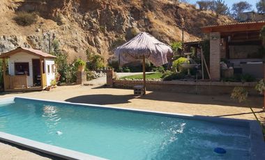 GRAN PARCELA CON CASA DE 5000 M2 EN EL CENTRO DE CURACAVI