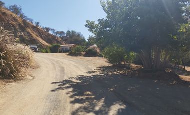 GRAN PARCELA CON CASA DE 5000 M2 EN EL CENTRO DE CURACAVI